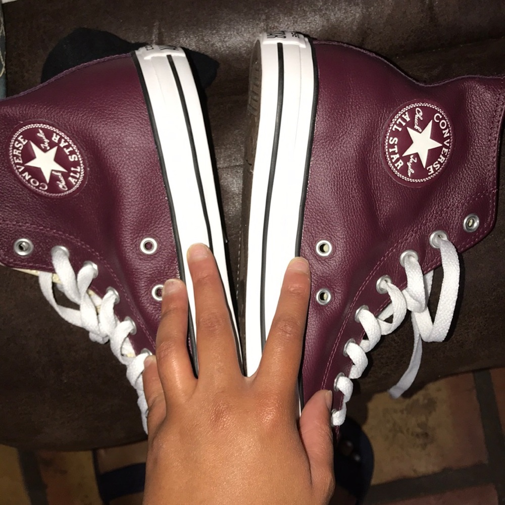 SIZE 8.5 MENS LEATHER CONVERSE  NEVER WORN